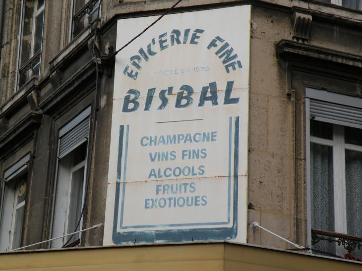  enseigne de magasin, epicerie fine Bisbal